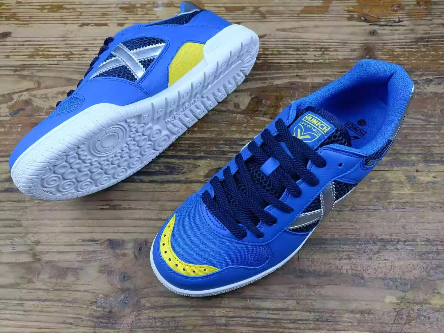 2025 new luxury men's outdoor training soccer shoes top non-slip turf soccer shoes classic brand wear sports soccer shoes