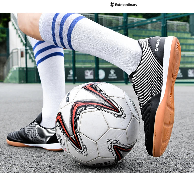 Indoor Soccer Cleats Men Professional Futsal Shoes Anti Skid Mens Football Boots Original Hard Court Chuteira Society Futebol