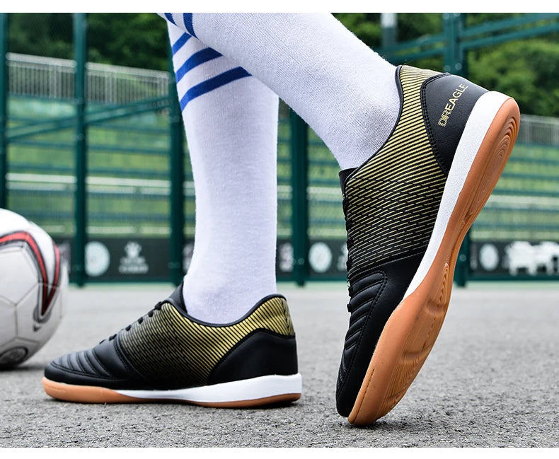 Indoor Soccer Cleats Men Professional Futsal Shoes Anti Skid Mens Football Boots Original Hard Court Chuteira Society Futebol