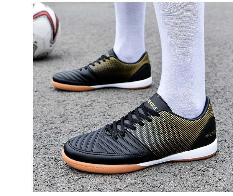Indoor Soccer Cleats Men Professional Futsal Shoes Anti Skid Mens Football Boots Original Hard Court Chuteira Society Futebol
