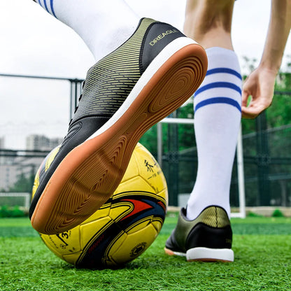 Indoor Soccer Cleats Men Professional Futsal Shoes Anti Skid Mens Football Boots Original Hard Court Chuteira Society Futebol