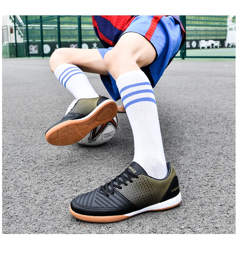 Indoor Soccer Cleats Men Professional Futsal Shoes Anti Skid Mens Football Boots Original Hard Court Chuteira Society Futebol