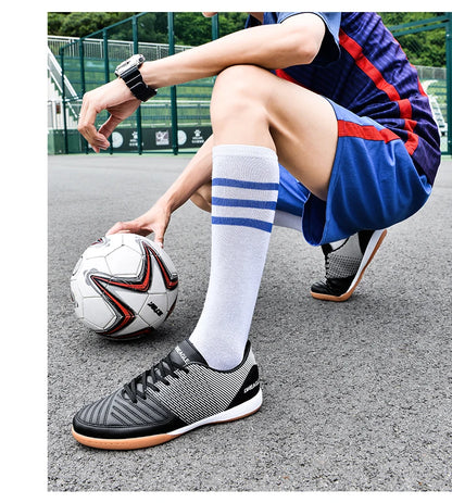 Indoor Soccer Cleats Men Professional Futsal Shoes Anti Skid Mens Football Boots Original Hard Court Chuteira Society Futebol