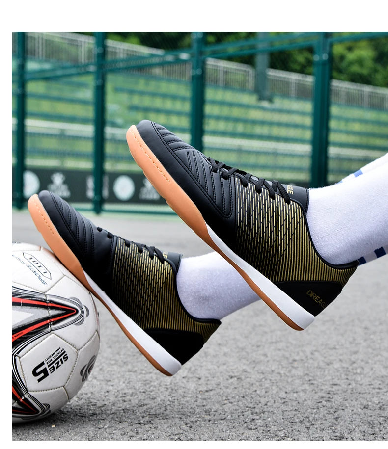 Indoor Soccer Cleats Men Professional Futsal Shoes Anti Skid Mens Football Boots Original Hard Court Chuteira Society Futebol
