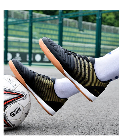 Indoor Soccer Cleats Men Professional Futsal Shoes Anti Skid Mens Football Boots Original Hard Court Chuteira Society Futebol