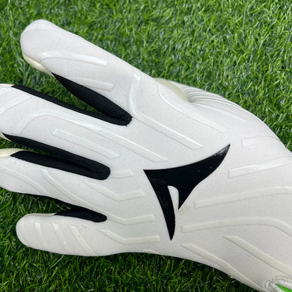 AERFEY Football Soccer Goalkeeper Gloves Thickened latex 4 mm Adults Teenager Goalkeeper Soccer Goalie Gloves