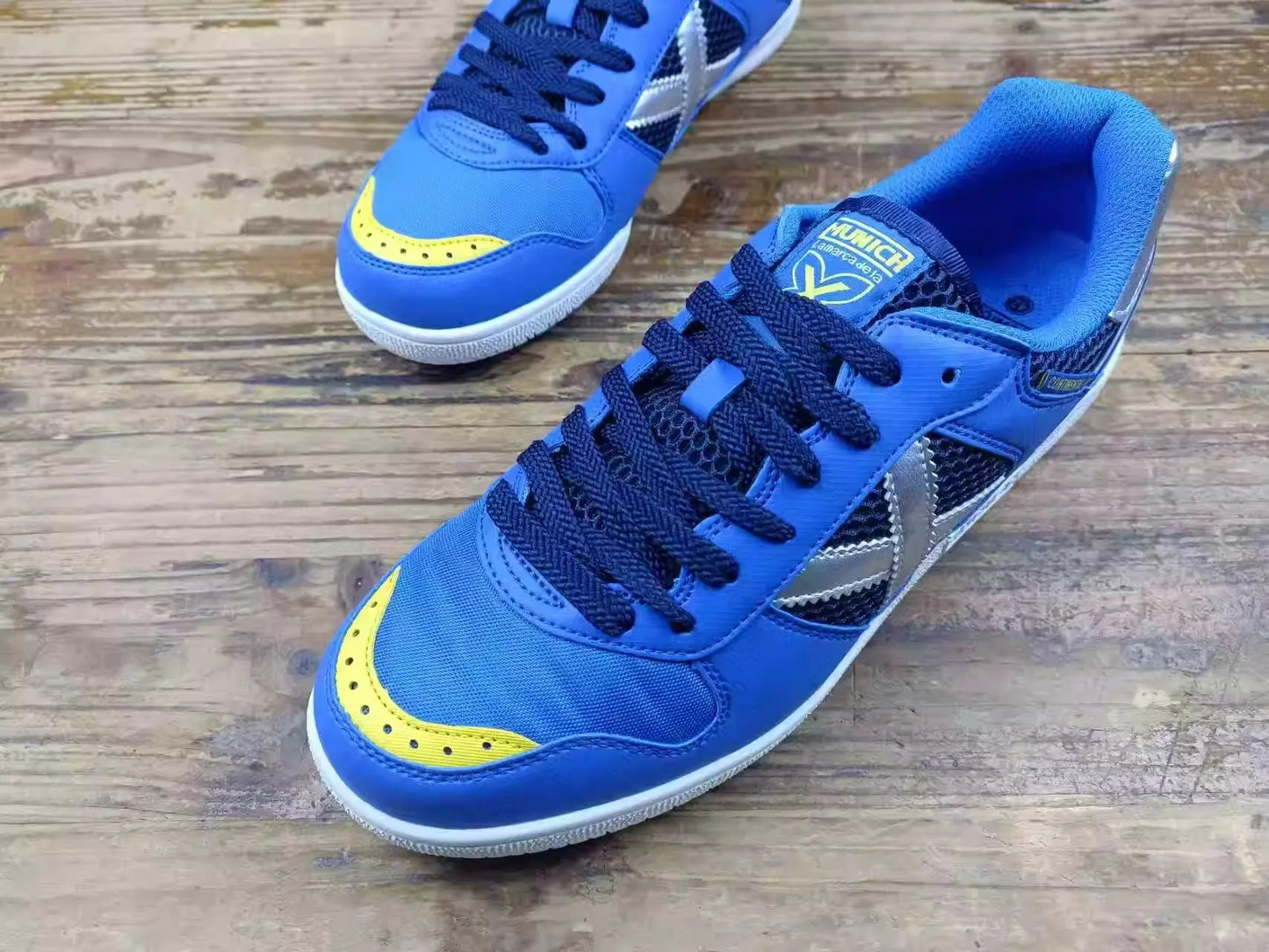 2025 new luxury men's outdoor training soccer shoes top non-slip turf soccer shoes classic brand wear sports soccer shoes